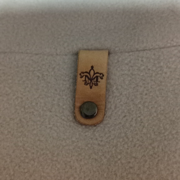 Beautiful woman's early spring /fall coat - Picture 3 of 3